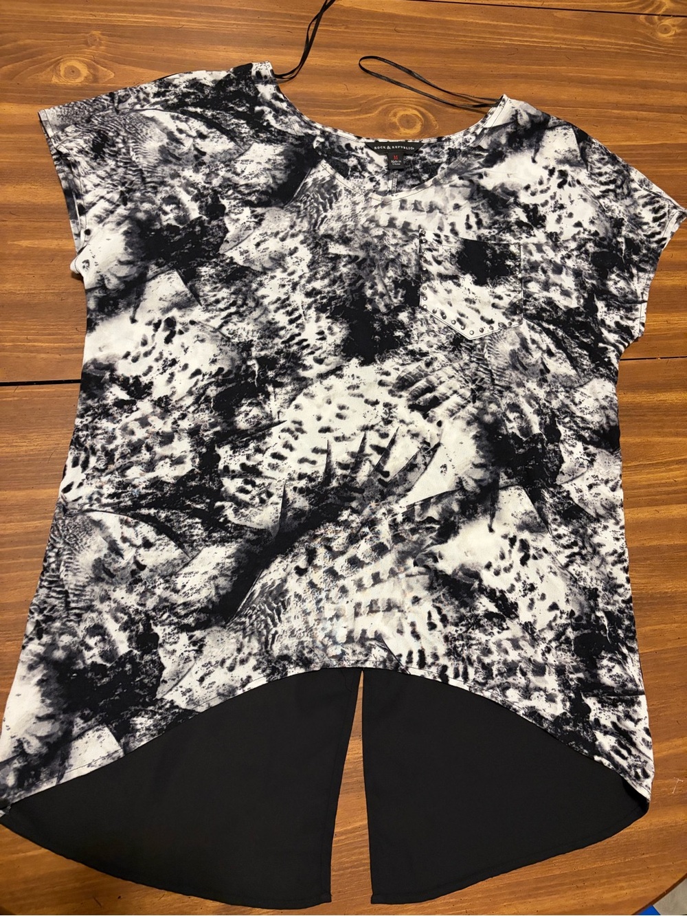 Rock & Republic Black & White Abstract Split-Back Tee with High-Low Hem